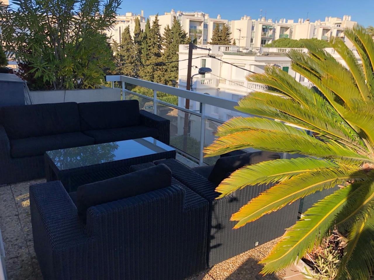 Gorgeous One-Bedroom Apartment With Terrace And Sea View -Stayinantibes- Bijou Plage Bagian luar foto